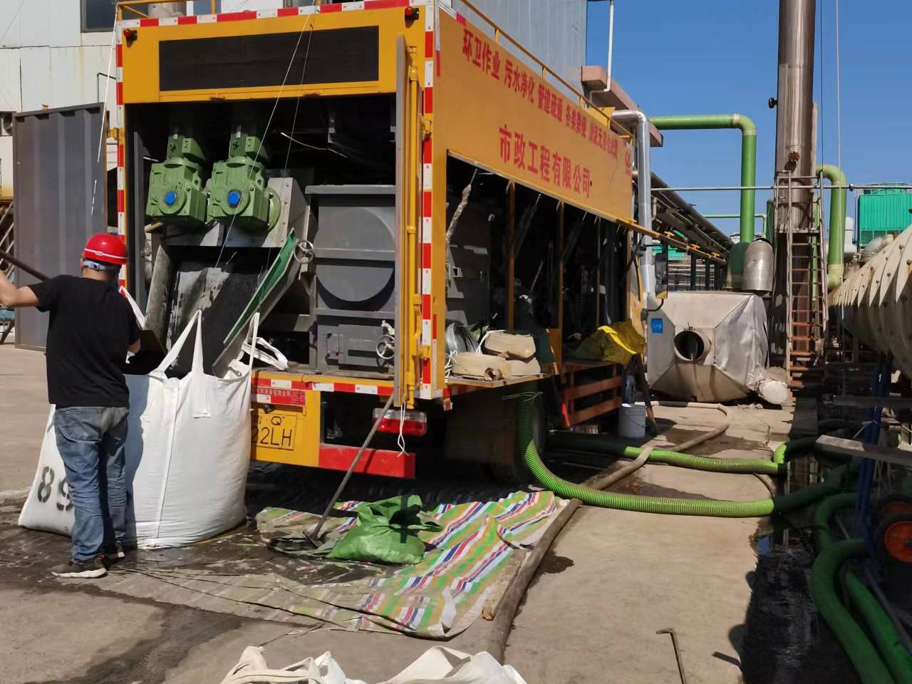 怀仁淤泥压干处理